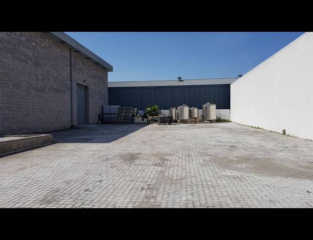 500M² FACTORY TO LET IN SAXENBURG PARK 1
